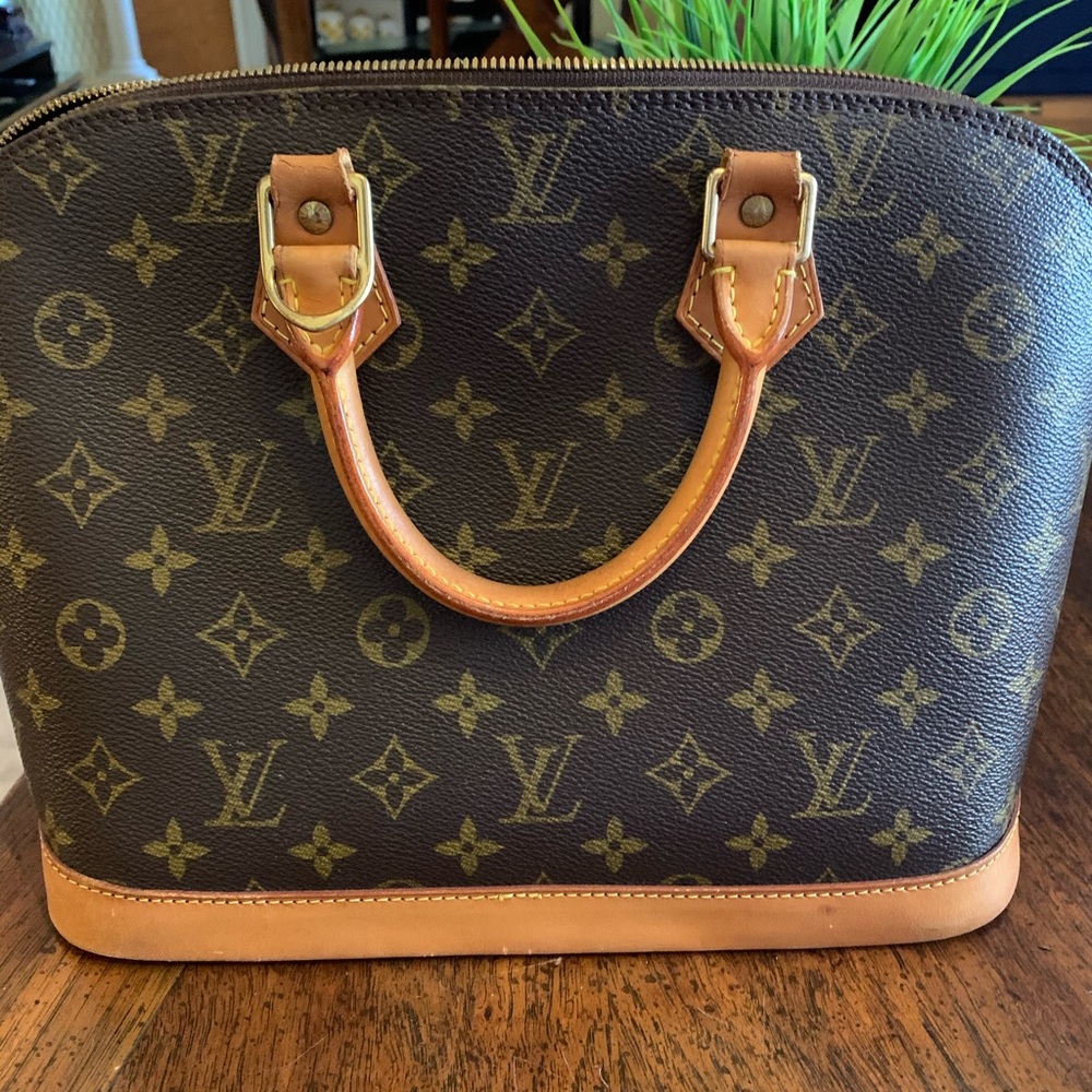 Louis Vuitton Alma PM
